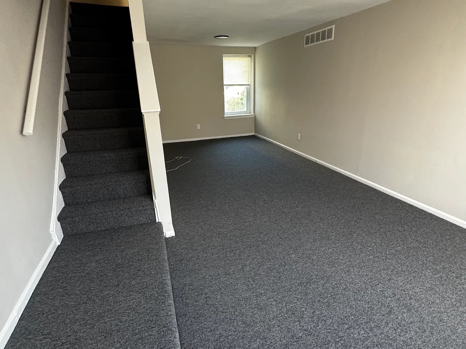 3 bed, 1100 sqft, $1,700 — Photo 2