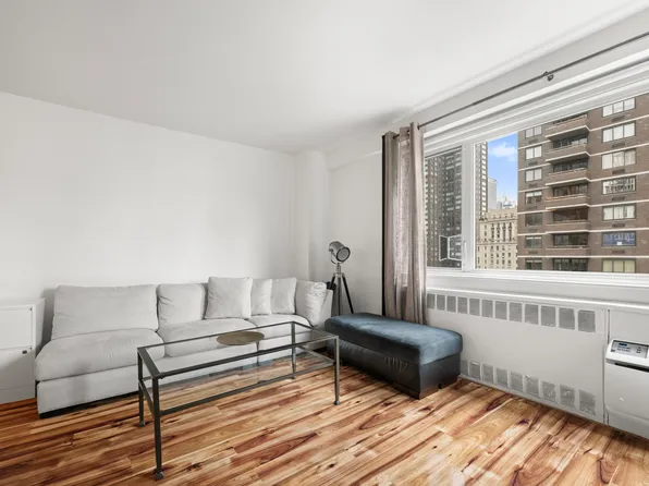 345 West 58th Street image 3 of 19