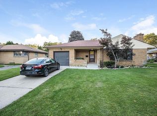 141 Crestwood Dr NW, Grand Rapids, MI 49504