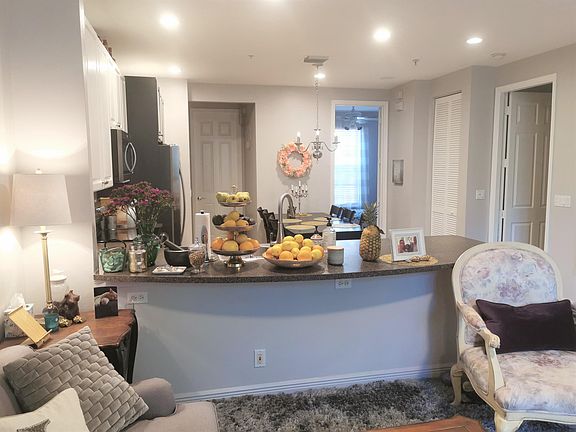 3rd image of 105 W Indian Crossing Cir