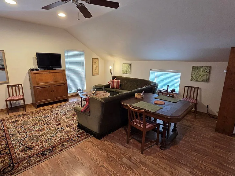109 W Travis St #TOWNHOUSE — Photo 4