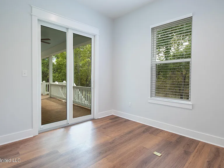 105 Eleanor Ave — Photo 15