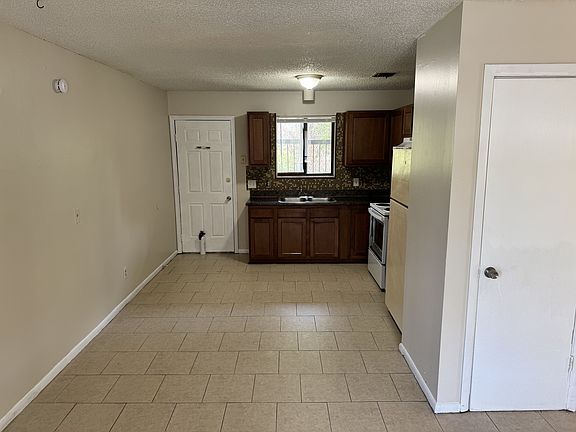 3rd image of 5147 Westchase Ct #4