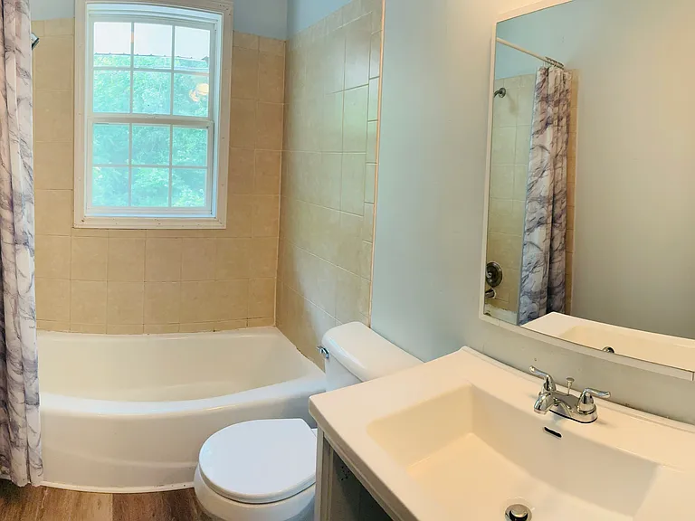 1318 Circle Terrace Blvd NE — Photo 13