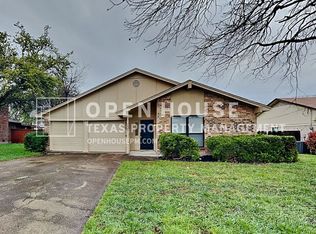 1405 Trammell Dr, Benbrook, TX 76126