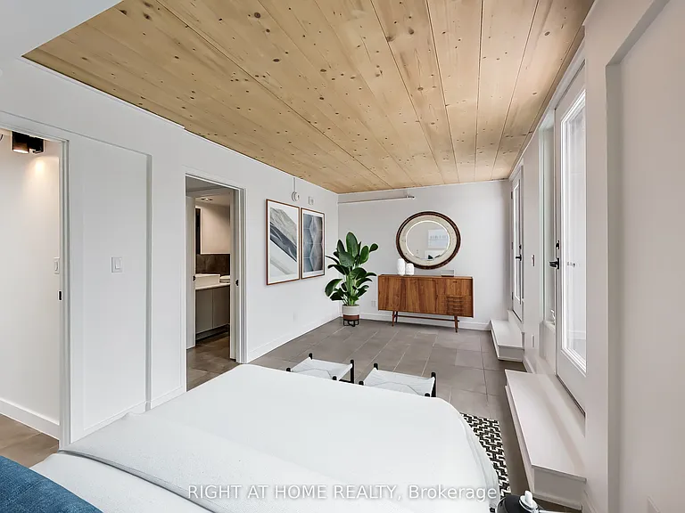 1602 Queen St E #PENTHOUSE — Photo 18