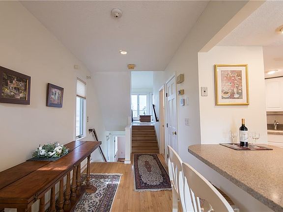 4th image of 90 Windward Ln Unit 90