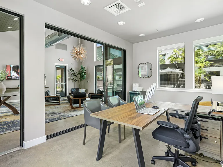 Tesoro Apartments — Photo 9