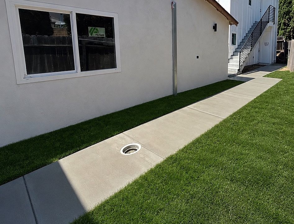 1st image of 5656 Chateau Dr #4
