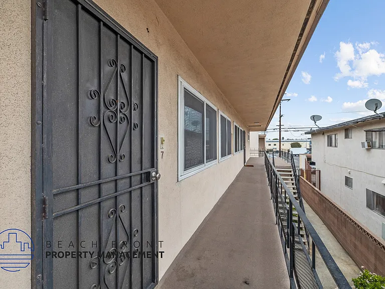 211 E Tamarack Ave — Photo 6