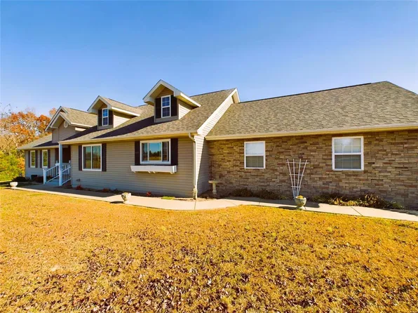 30190 Utica Dr, Richland, MO 65556