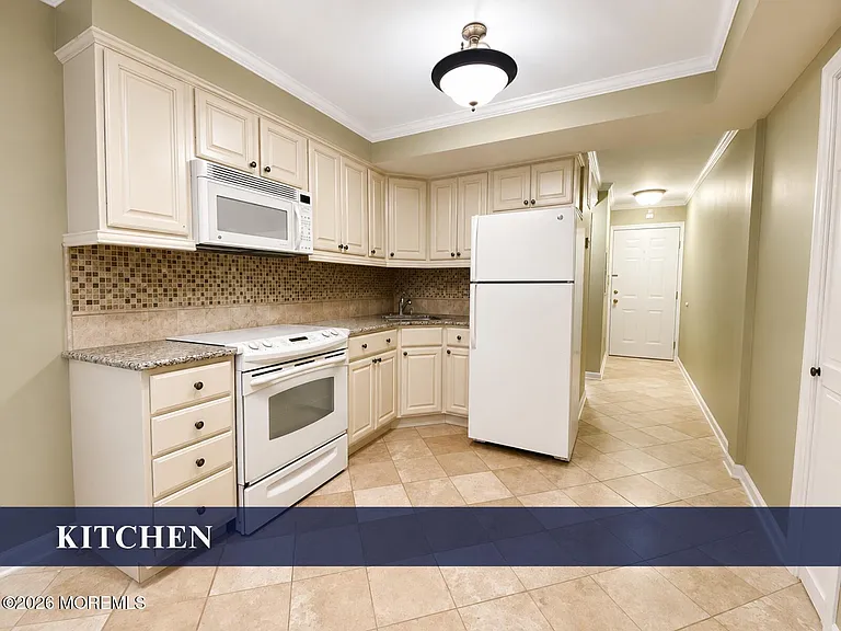 15 Garfield Ave #105 — Photo 3
