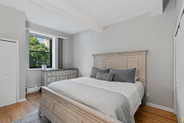 Rented by Douglas Elliman | media 16