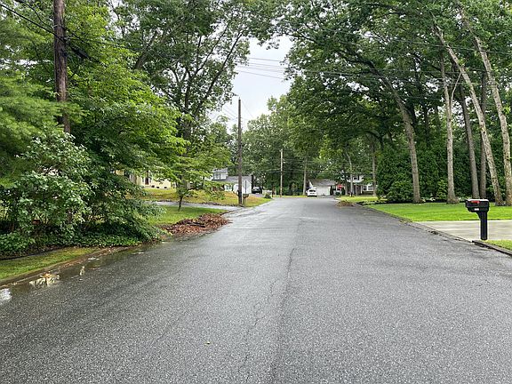 4th image of 1620 James Ct