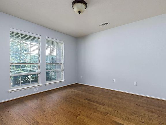 3rd image of 10417 Bolivar Dr
