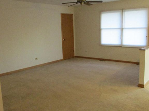 5th image of 1610 Schubert Dr