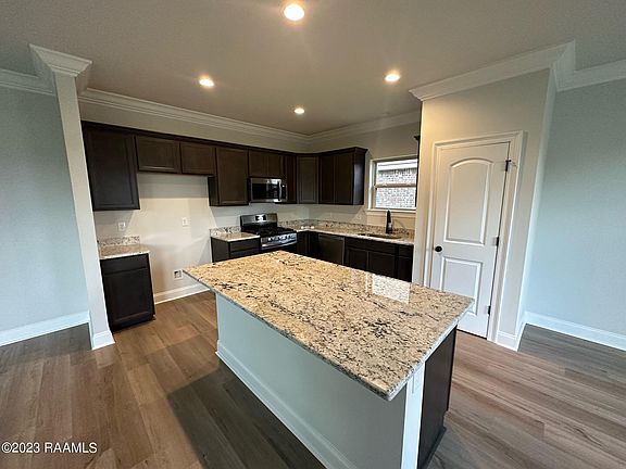 3rd image of 114 Aubergine Ln
