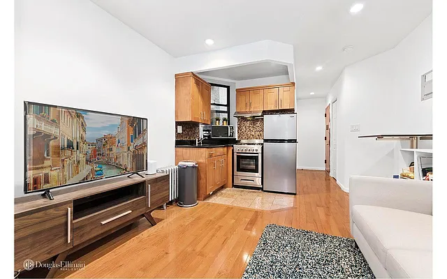 Rented by J Misrahi Realty Corp | media 6