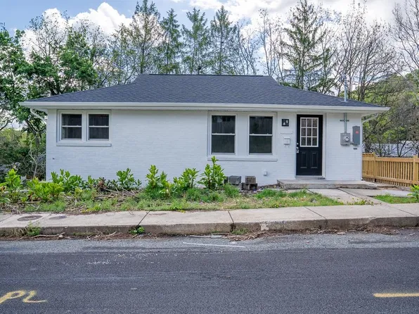 1205 Burnett St, Staunton, VA 24401
