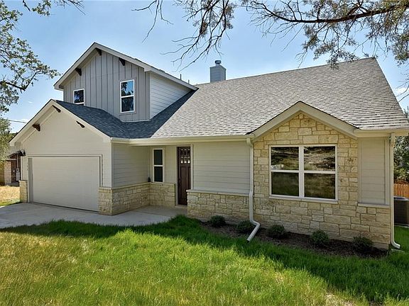 3rd image of 300 Sinclair Dr