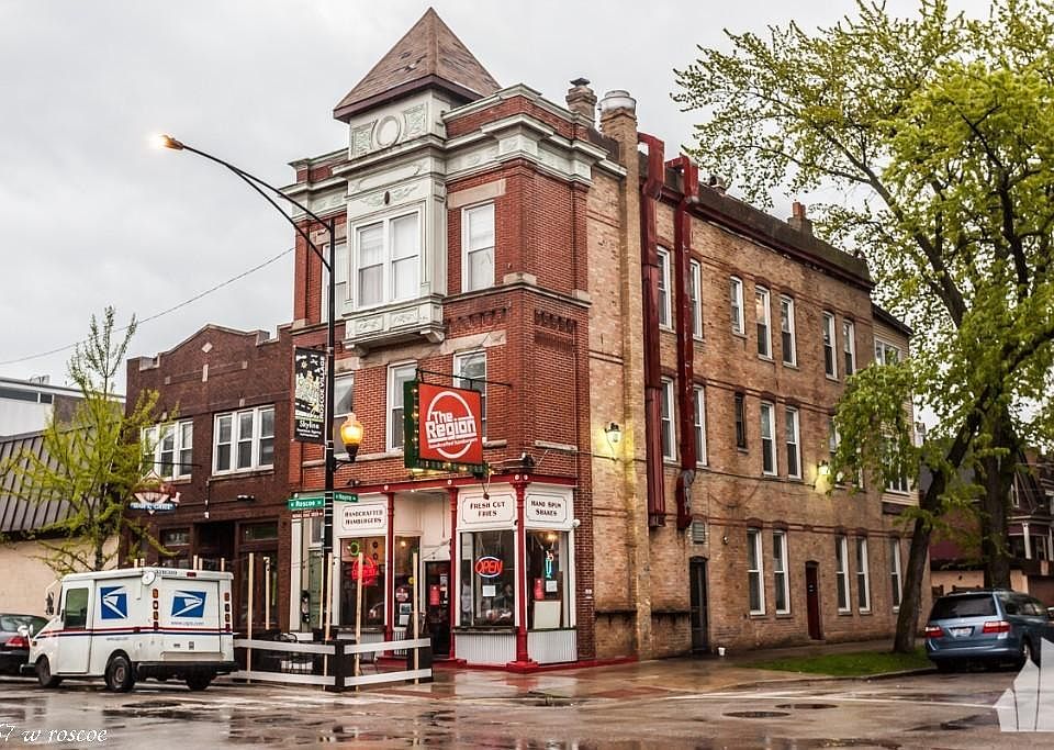 1st image of 2057 W Roscoe St #1725
