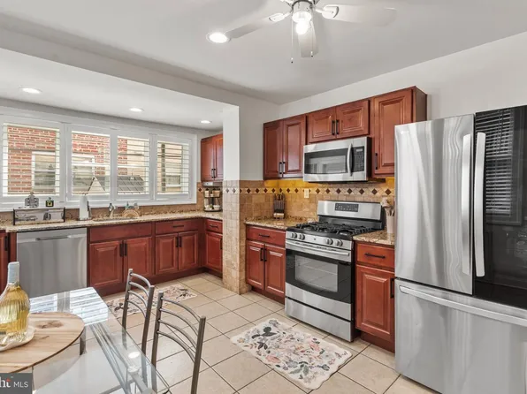 2705 S 16th St, Philadelphia, PA 19145