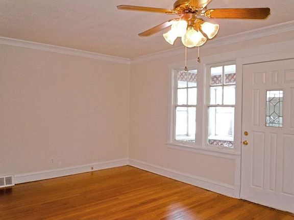 Great Living Room with Hardwood Floors