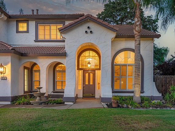 3rd image of 353 Ironwood Cir