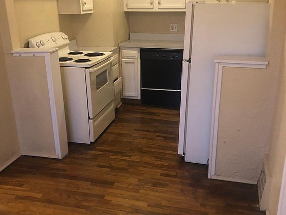 3rd image of 119 N Elm Ave APT 2