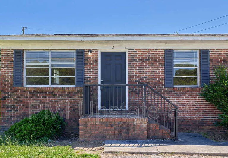 700 Brook St #3 — Photo 1
