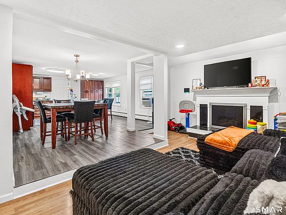 3rd image of 683 Woodin Street