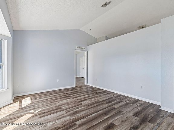 5th image of 11067 Monarch St