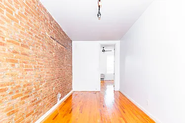 Rented by Rennit Inc.