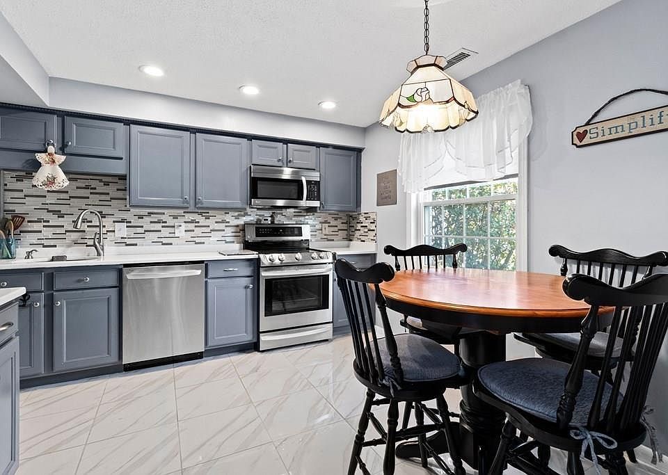 1st image of 69 Edward Dr #69
