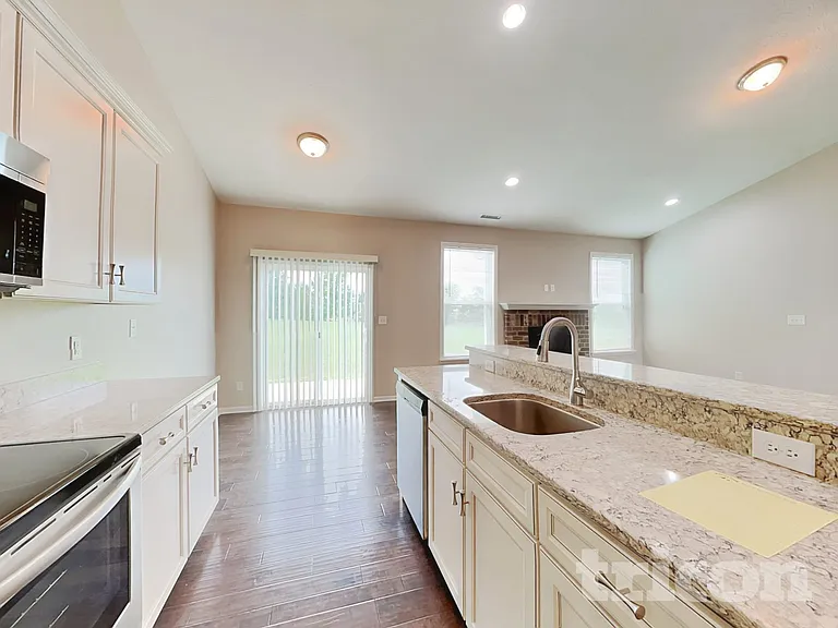 4220 Trillium Way — Photo 5