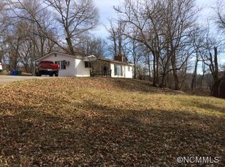 30 Banks Rd, Candler, NC 28715