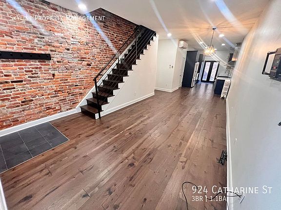 5th image of 924 Catharine St