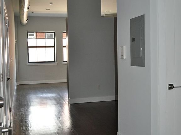 2nd image of 915 N 28th St APT 2E