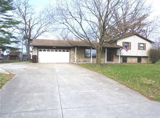 10113 N Hickory Ln, Columbus, IN 47203