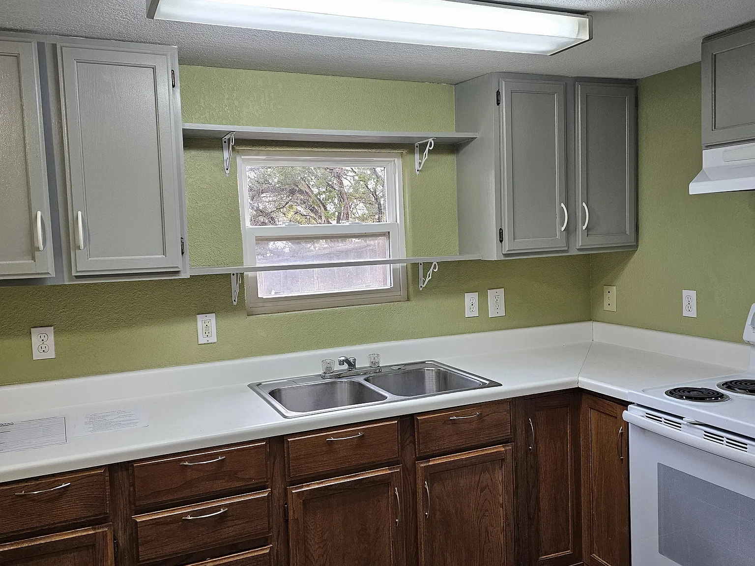 2 bed, 1.5 bath, 840 sqft, $1,400 — Photo 3