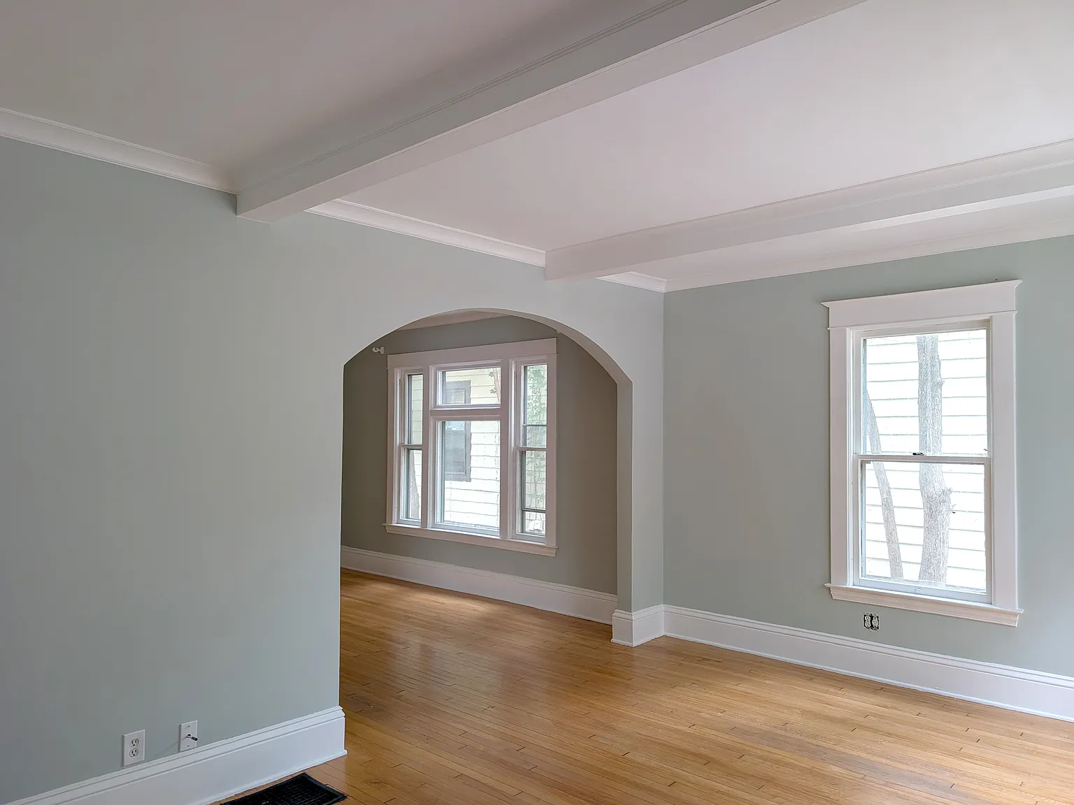 1 bed, 990 sqft, $1,525 — Photo 2
