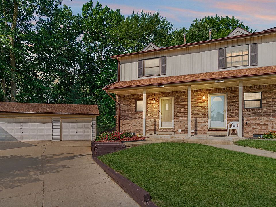 1st image of 35899 Castlewood Ct