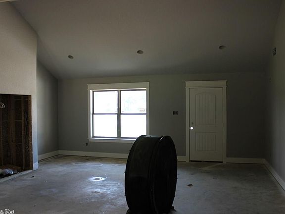 5th image of 105 Sandy Creek Dr
