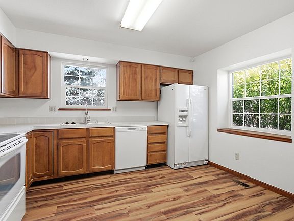 4th image of 3950 W 12th St #40