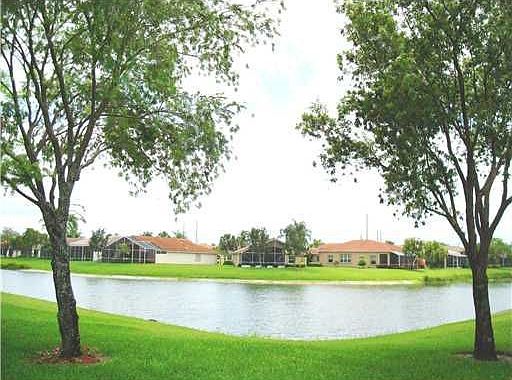 3rd image of 7094 Treviso Ln