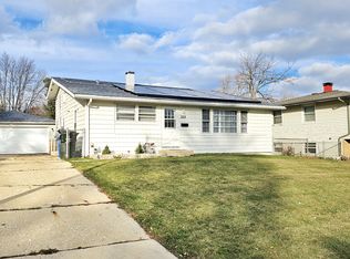 222 Granada Rd, Carpentersville, IL 60110