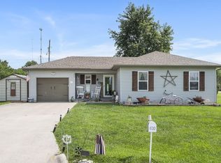 620 Lindsey St, Marshfield, MO 65706