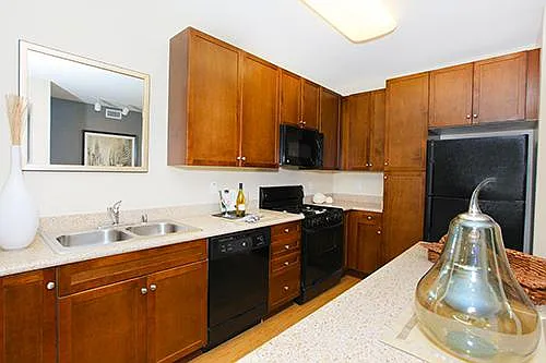 9423 N Reseda Blvd — Photo 17