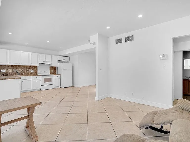 2417 Pierce St #- — Photo 34