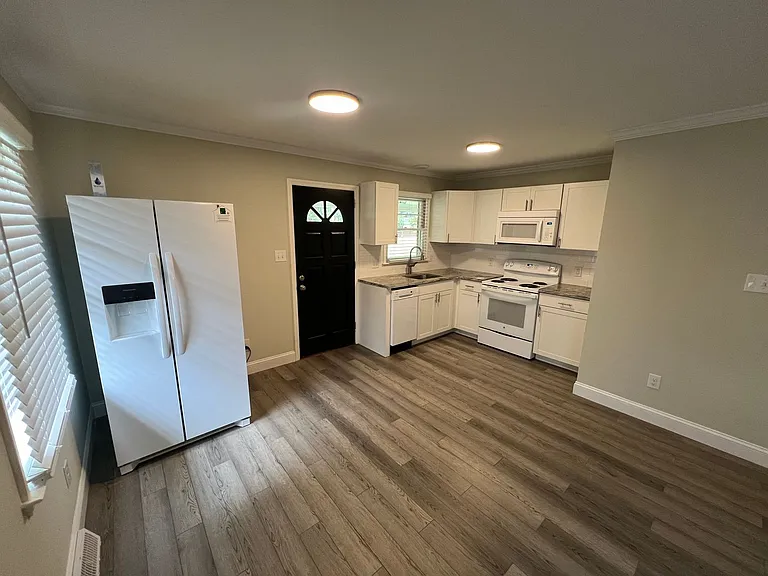 104 Secrest Ave — Photo 4